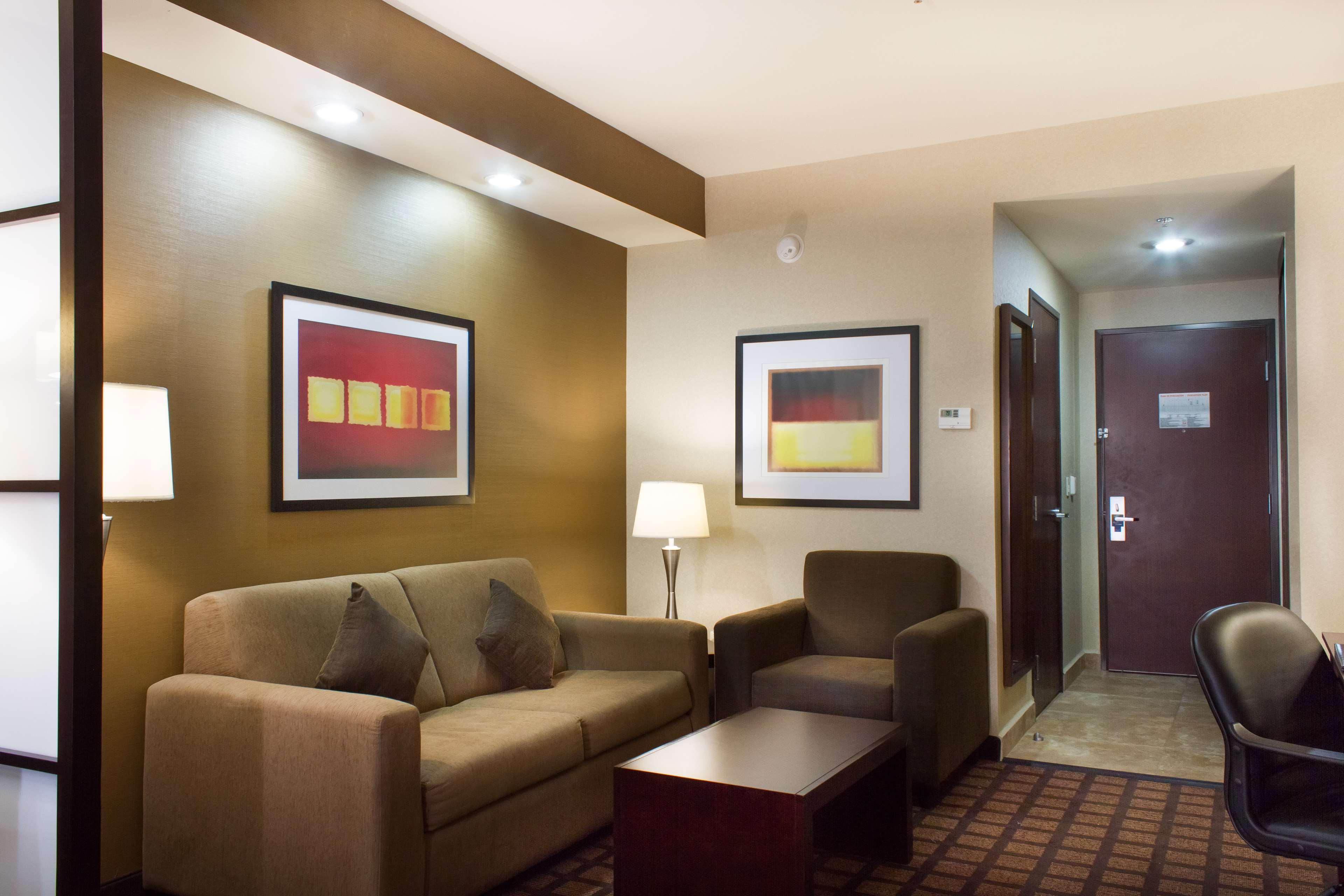 Best Western Premier Monterrey Aeropuerto Apodaca Exterior foto Suite at the Residence Inn