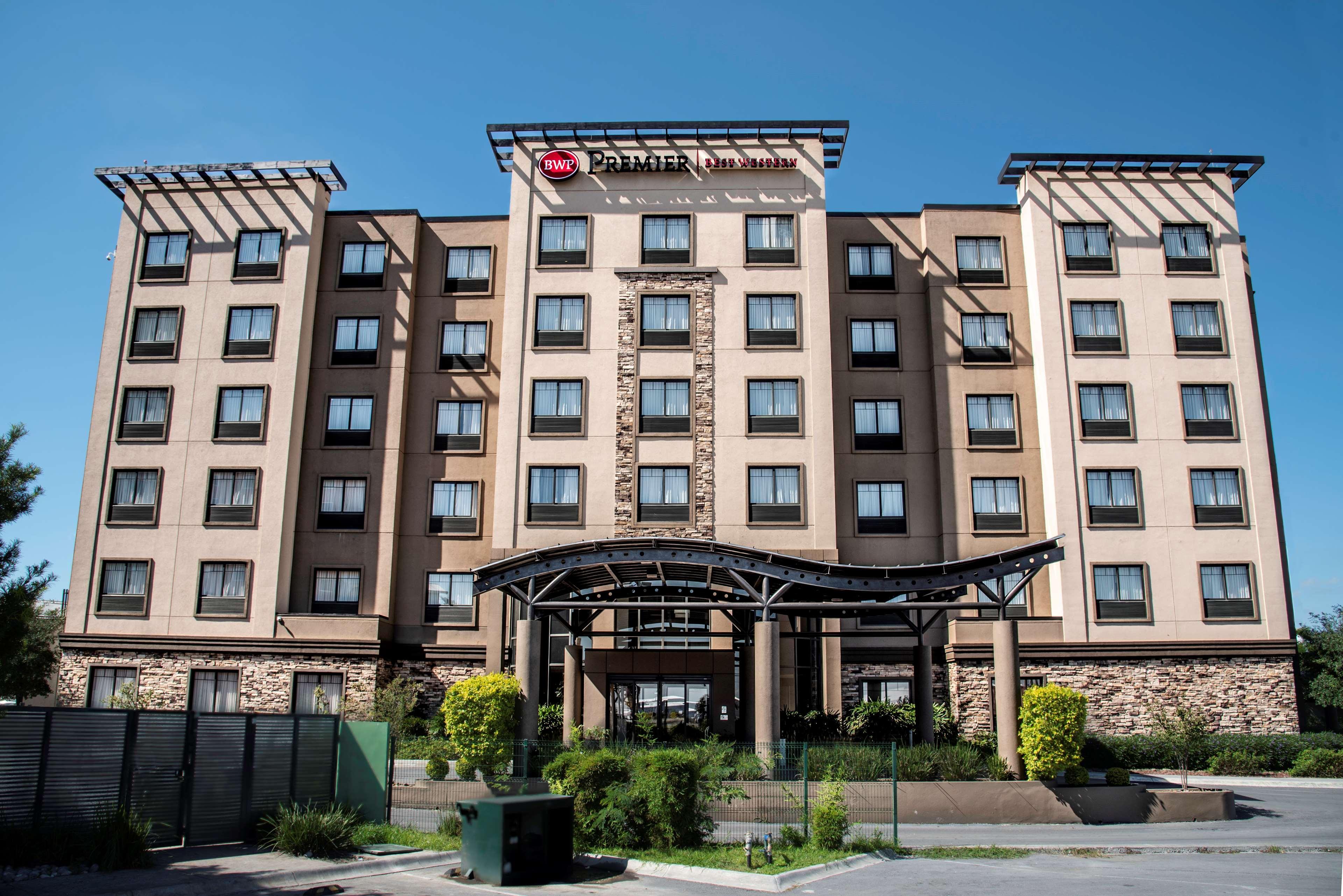 Best Western Premier Monterrey Aeropuerto Apodaca Exterior foto The hotel in 2011