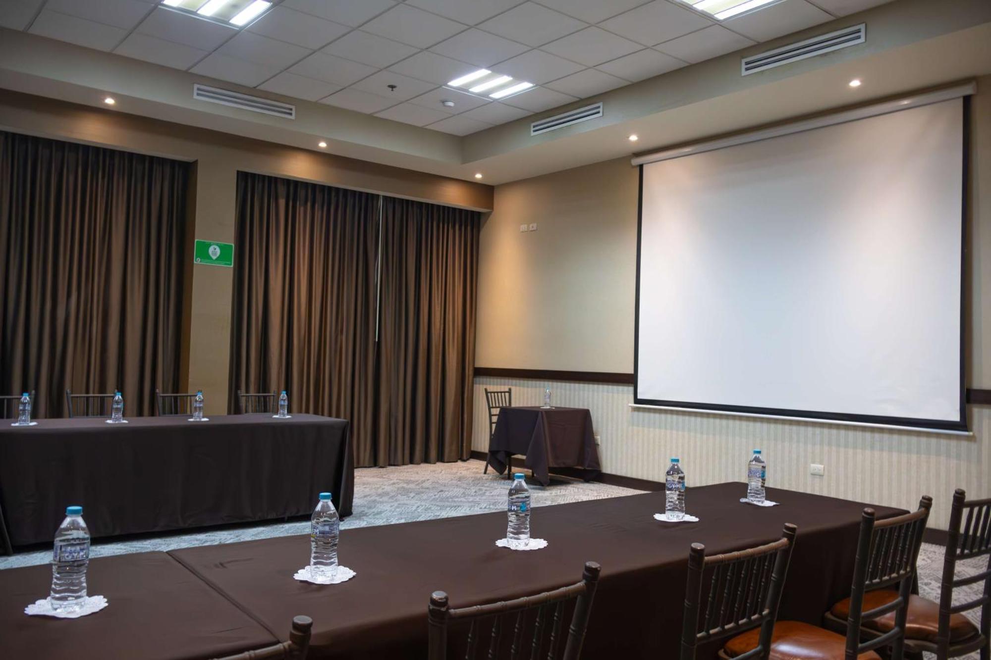 Best Western Premier Monterrey Aeropuerto Apodaca Exterior foto Meeting room