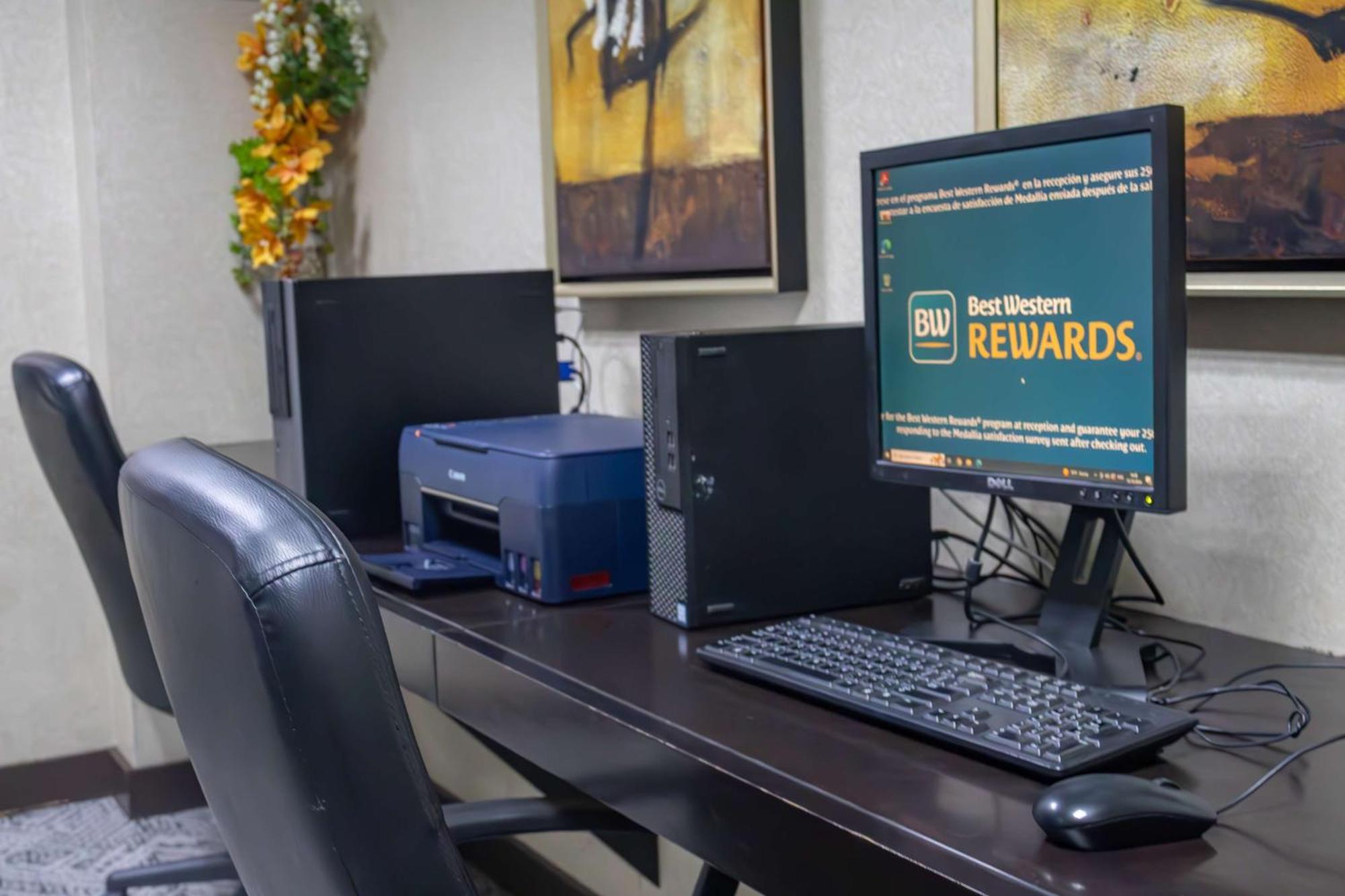 Best Western Premier Monterrey Aeropuerto Apodaca Exterior foto A computer with a printer