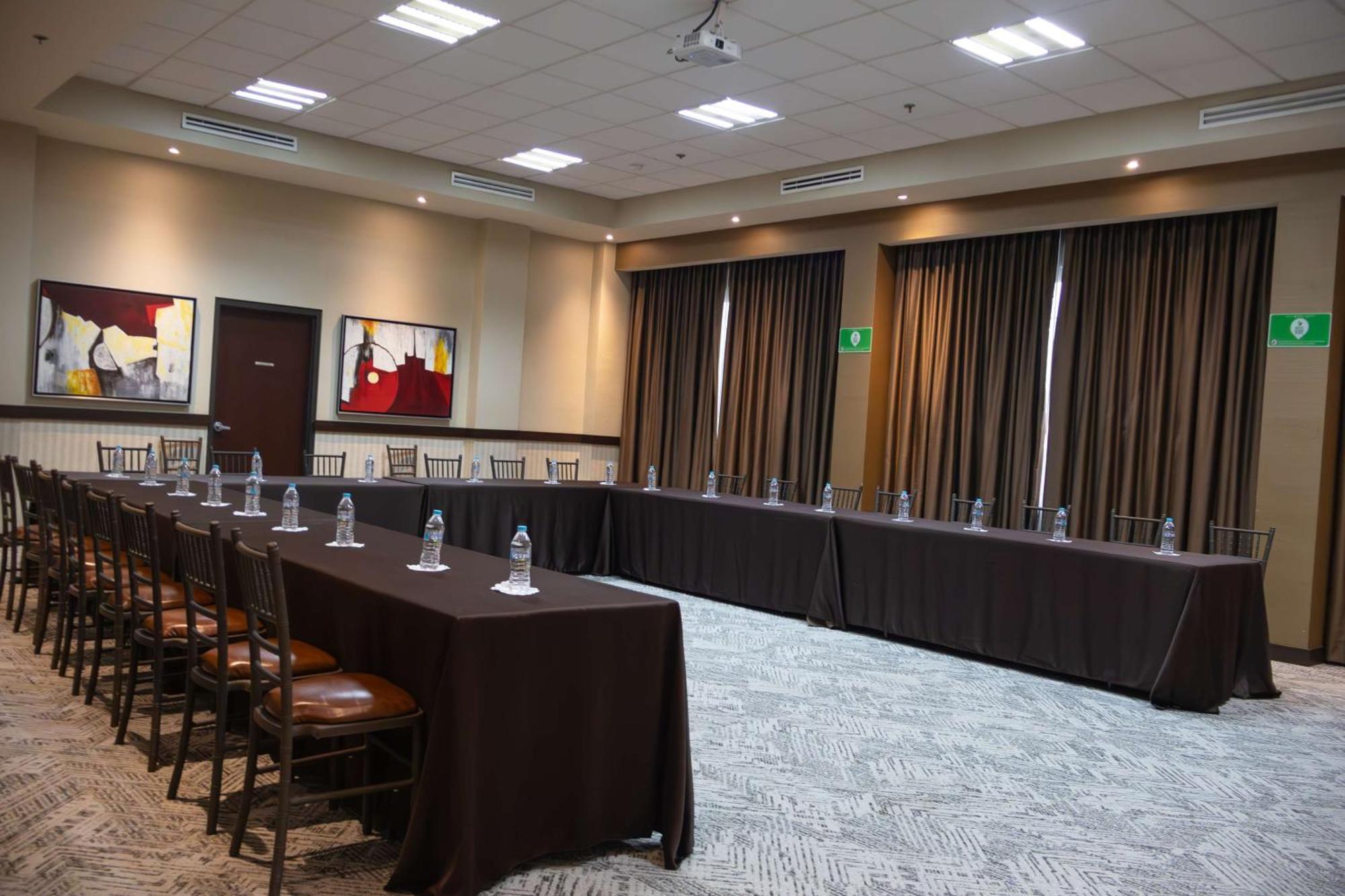 Best Western Premier Monterrey Aeropuerto Apodaca Exterior foto Meeting room